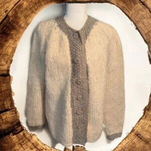 Vtg Hand knit chunky soft wool/ mohair fuzzy warm cardigan sweater cream/gray
